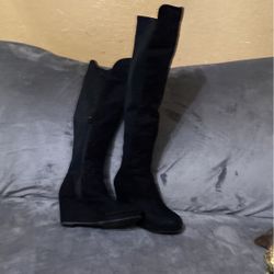 LONG BOOTS SIZE 7