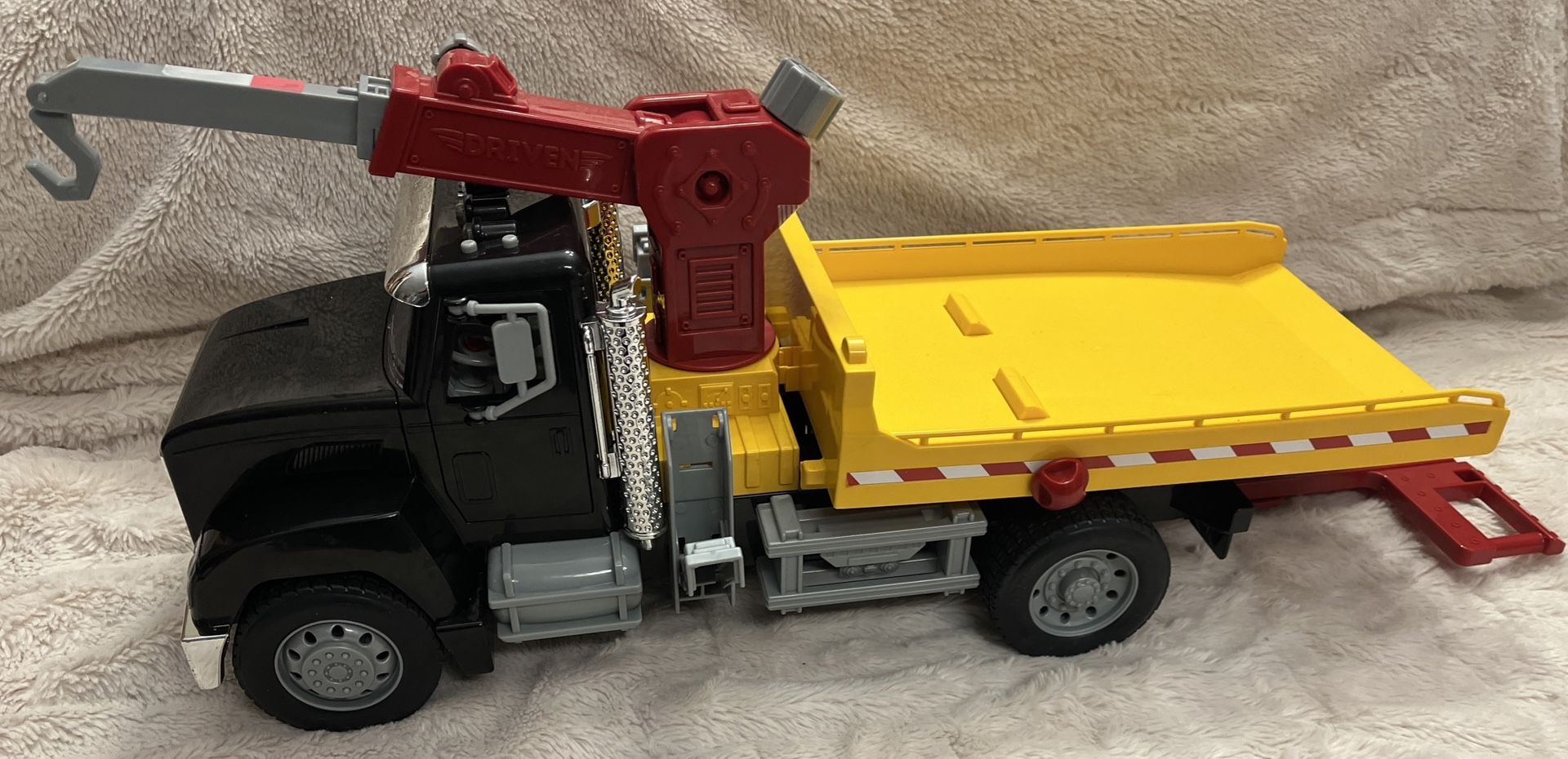 Driven by Battat Large Tow Truck With Articulating Crane Arm Sound & Lights