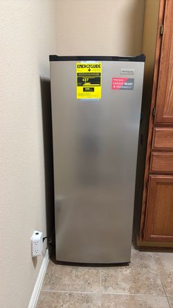 Frigidaire Garage Ready Upright Freezer