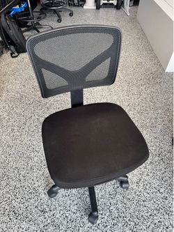 Small Black Mesh Back Armless Swivel Office Chair