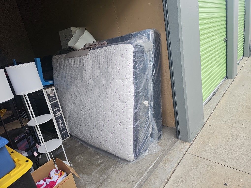 Queen Size Matress And Box Spring