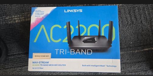 LINKSYS MAX-STREAM AC2200 TRI band router