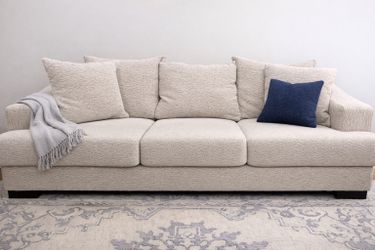 Modern White/Grey Sofa & Loveseat Set – Excellent Condition