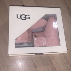Pink Ugg’s 