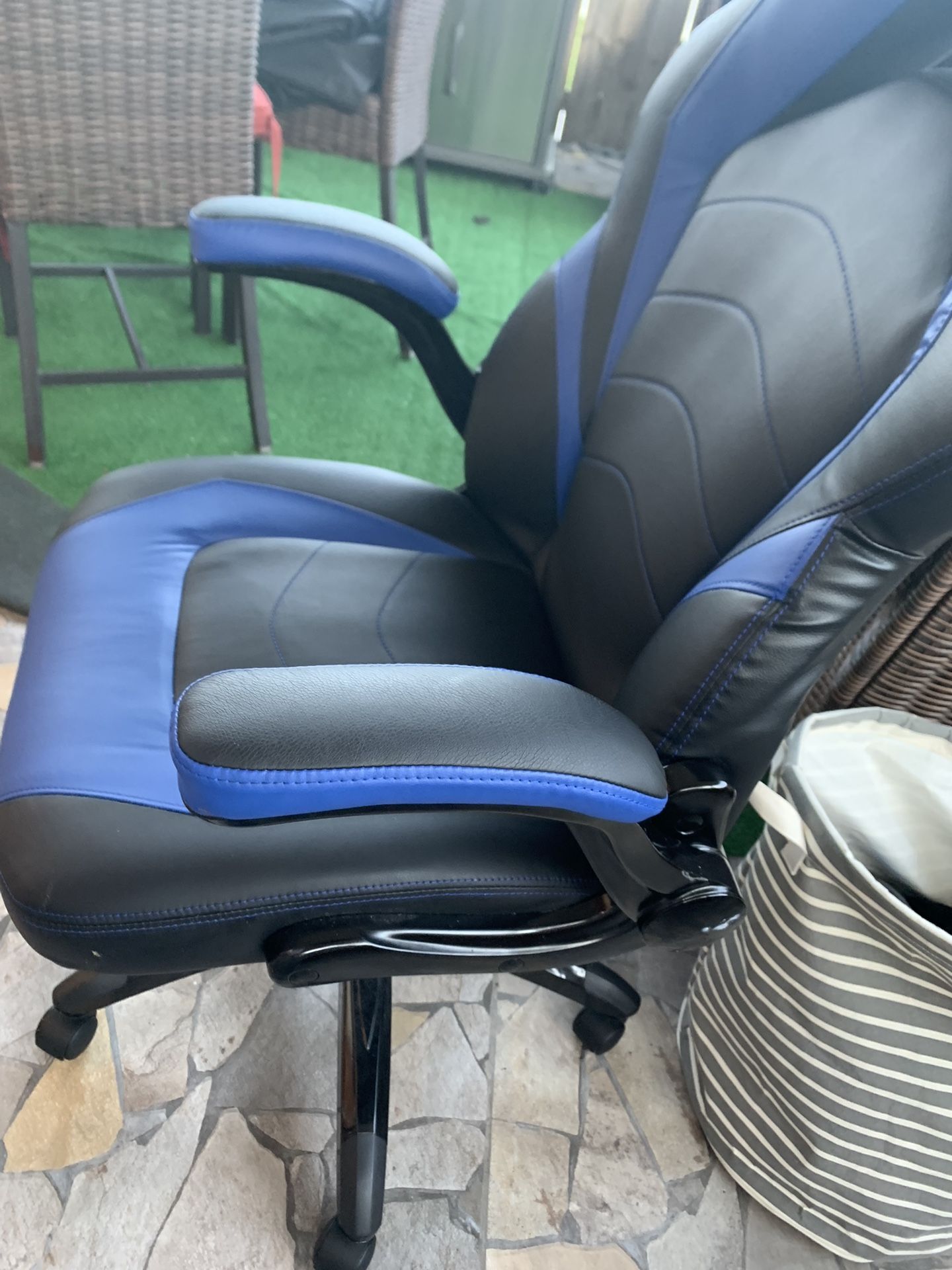 Gaming Chair Emerge Blue And Black for Sale in Princeton, FL OfferUp