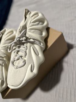 Yeezy 450 Size 9