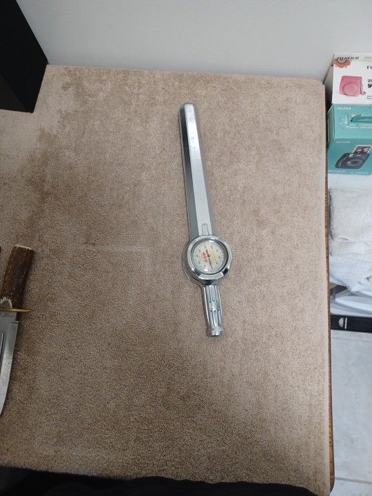 Vintage Utica 1/2 " Torque Wrench