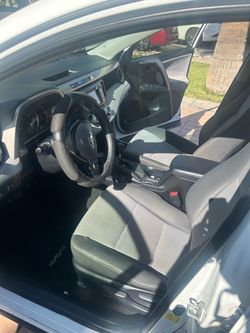 RAV4 2015 clean title