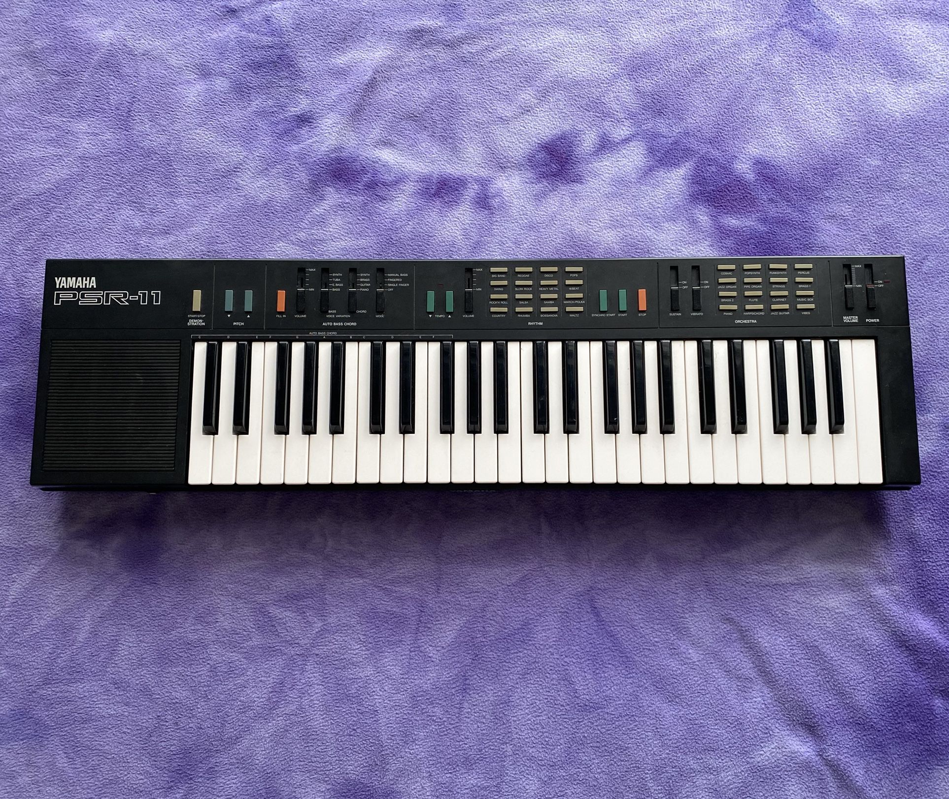 Yamaha PSR-11 Keyboard Piano