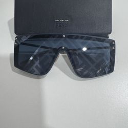 Fendi Sunglasses 
