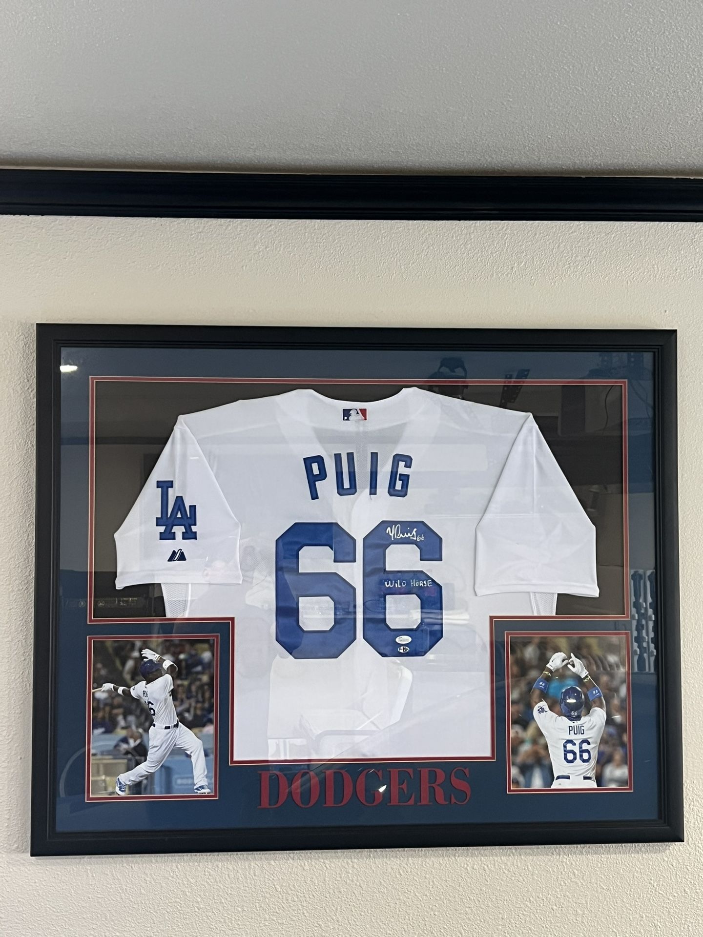 Yasiel Puig Autographed Jersey Los Ángeles Dodgers