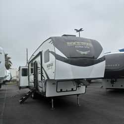 🔥🔥 2021 Forest River Rockwood Ultra Lite 2998KS – LOADED & PRICED TO SELL FAST! 🔥🔥
