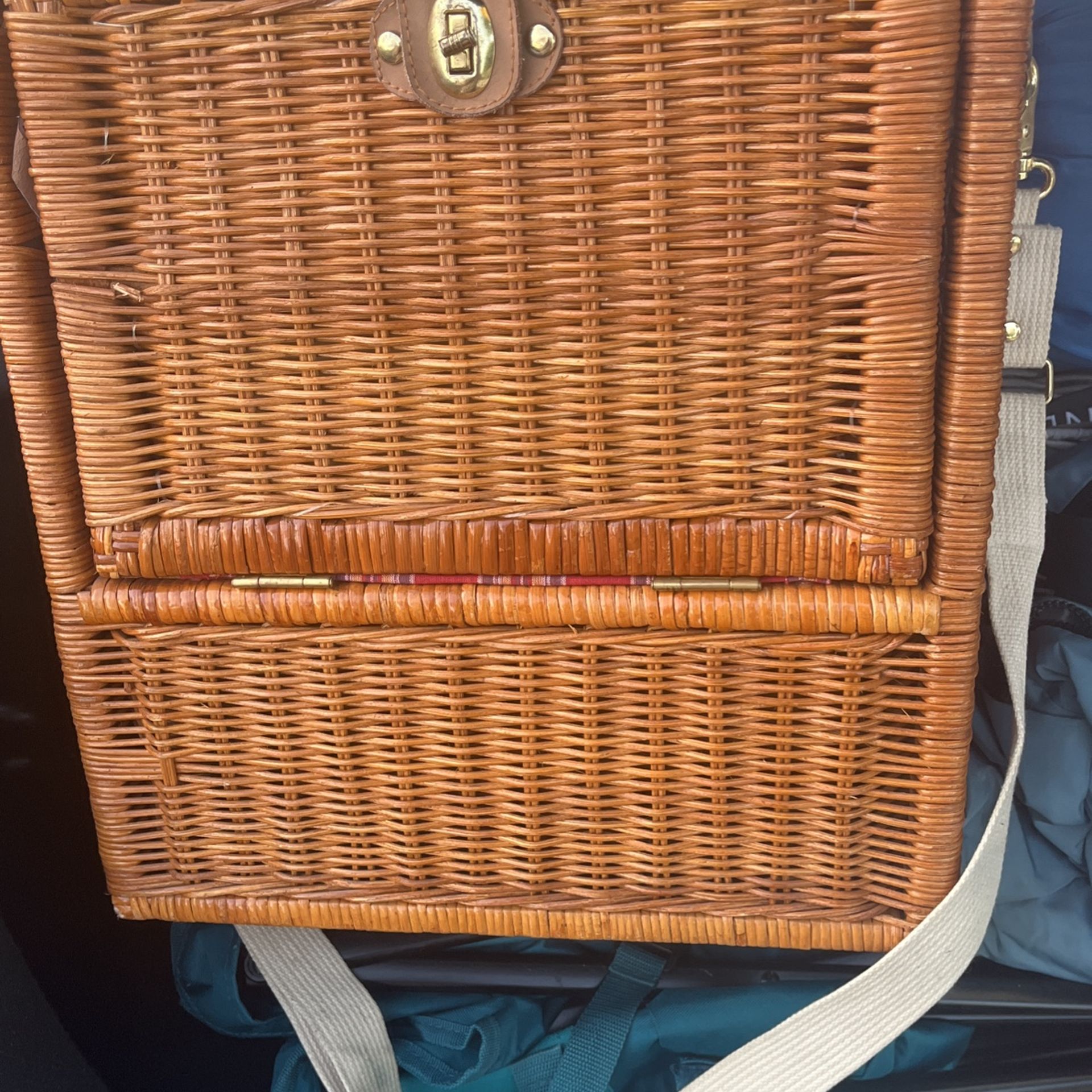 XL Picnic Basket for Sale in Anaheim, CA - OfferUp