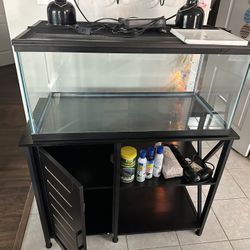 Lg. Glass Aquarium W/ Folding Mesh Top