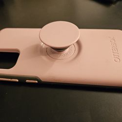 Otterbox with popsocket