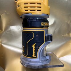 Dewalt DCW600 Compact Router CORDLESS  hardly been used
