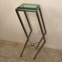 Asymmetrical Statue Pedestal Stand - Modern / Industrial