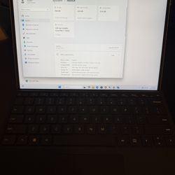 Microsoft Surface Pro 9 – i7 / 32GB / 1TB + Keyboard