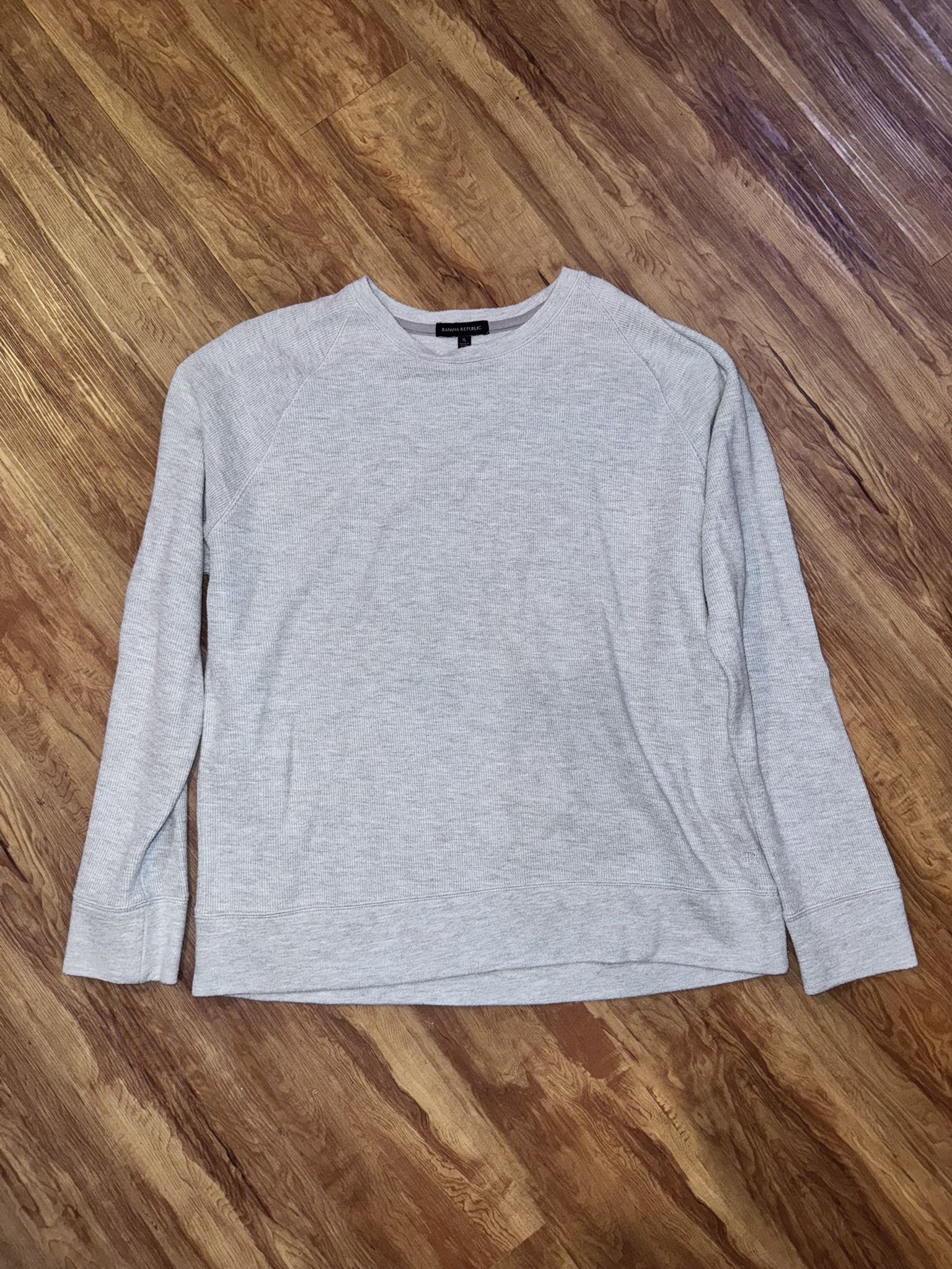 Banana Republic Grey Pullover Men’s size XL Long Sleeve Crew Neck Knit shirt The