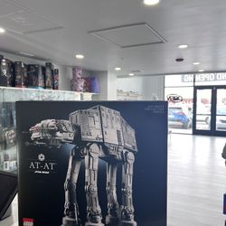 Brand new 75313 LEGO Star Wars AT-AT (retired)