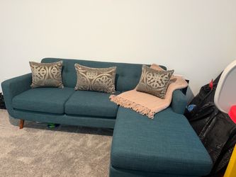 Teal sectional forms bobs like new $275
