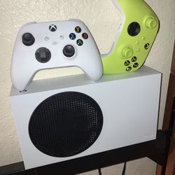 Xbox Series S (Best offer Or Open To Trades)