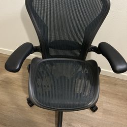 Herman Miller Aeron (Size B) Office Chair