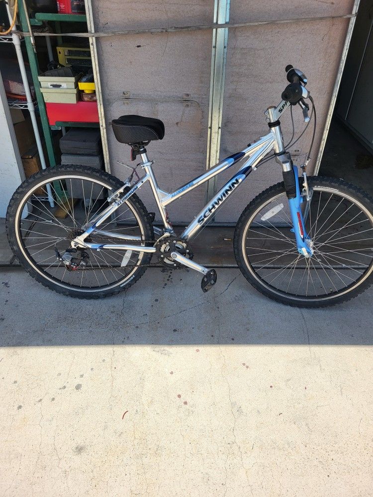 Schwinn All Aluminum Women's 21 Speed 26inch Mountian Bike