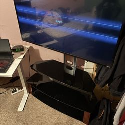 TV / TV Stand 