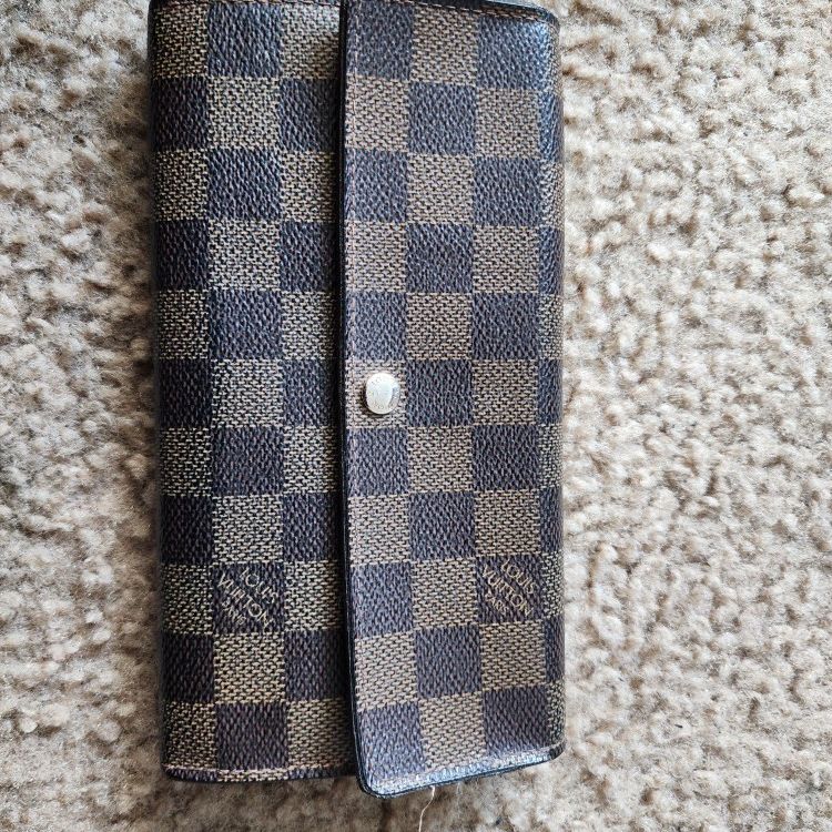 Louis Vuitton Taiga Leather Wallet for Sale in Irvine, CA - OfferUp