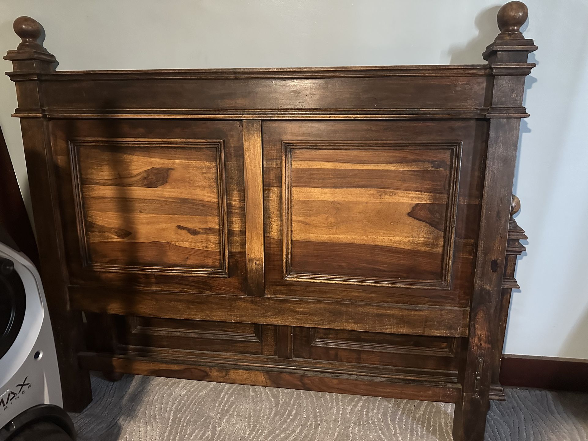 Stunning Solid Wood Queen Size Bed Frame