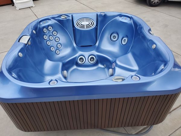 Spa Jacuzzi 345 for Sale in Ontario, CA - OfferUp