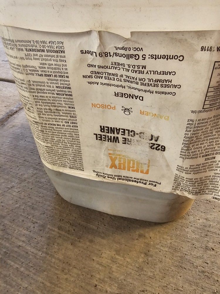 Tire Detailing Cleaning Acid