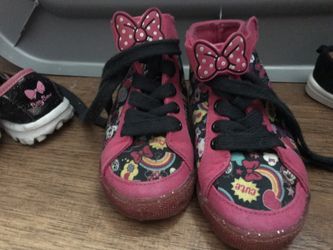 Minnie Mouse size 7 shoes