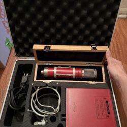 Avantone CV-12 Multi-Pattern Large Capsule Tube Condenser Microphone