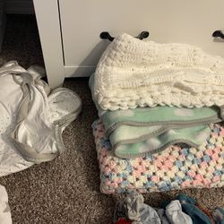 Baby Crib Sheets & Blankets 