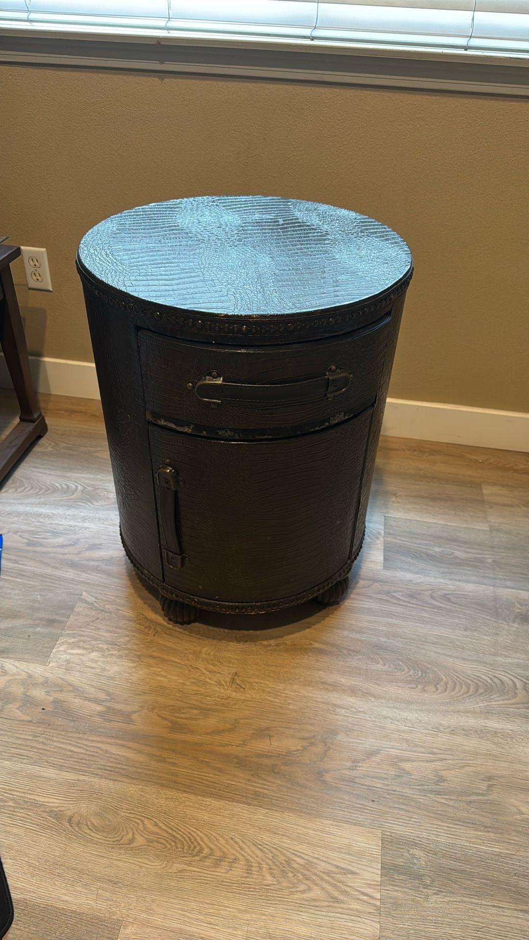 Table Round