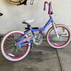Girls Schwin Bike !