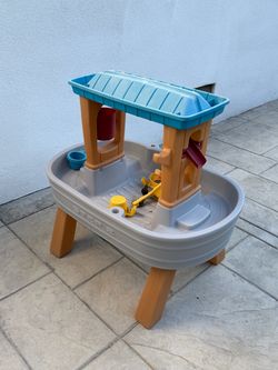 Step 2 Kids Water Table with Accessories
