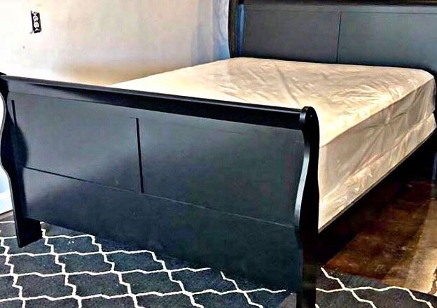 King black sleigh bed with mattress (Free Delivery)