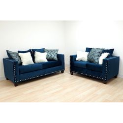 Sofa and Loveseat w/Pillows