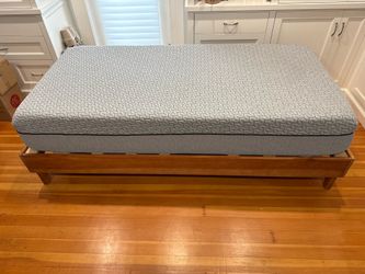 Like New 2025 Tuft & Needle Twin XL Mint Mattress