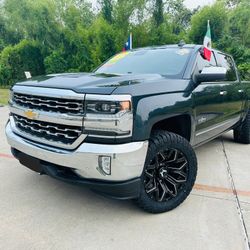 2017 CHEVI SILVERADO 4X4  LTZ
