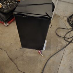 mini fridge 