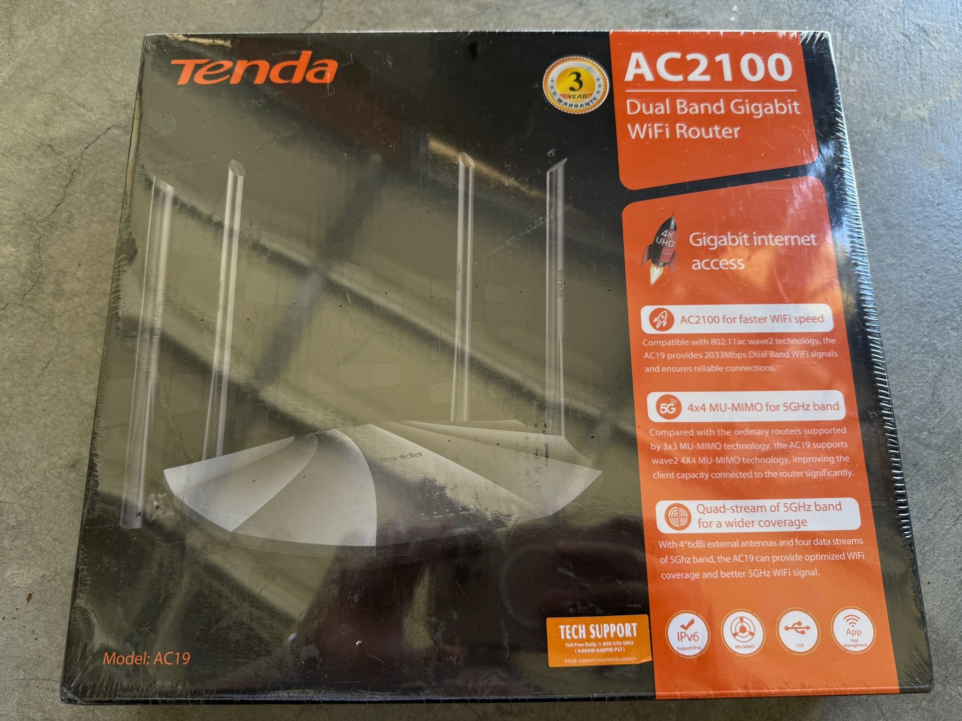 New In Sealed Box Dual Band Gigabit WiFi Router