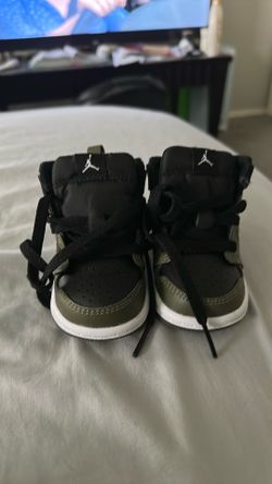 Kids air Jordan black and green