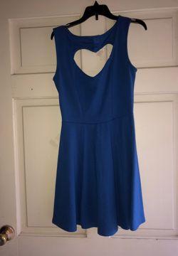 Used women’s dress size medium