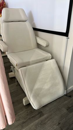 Multifunctional beauty eyelash extension bed