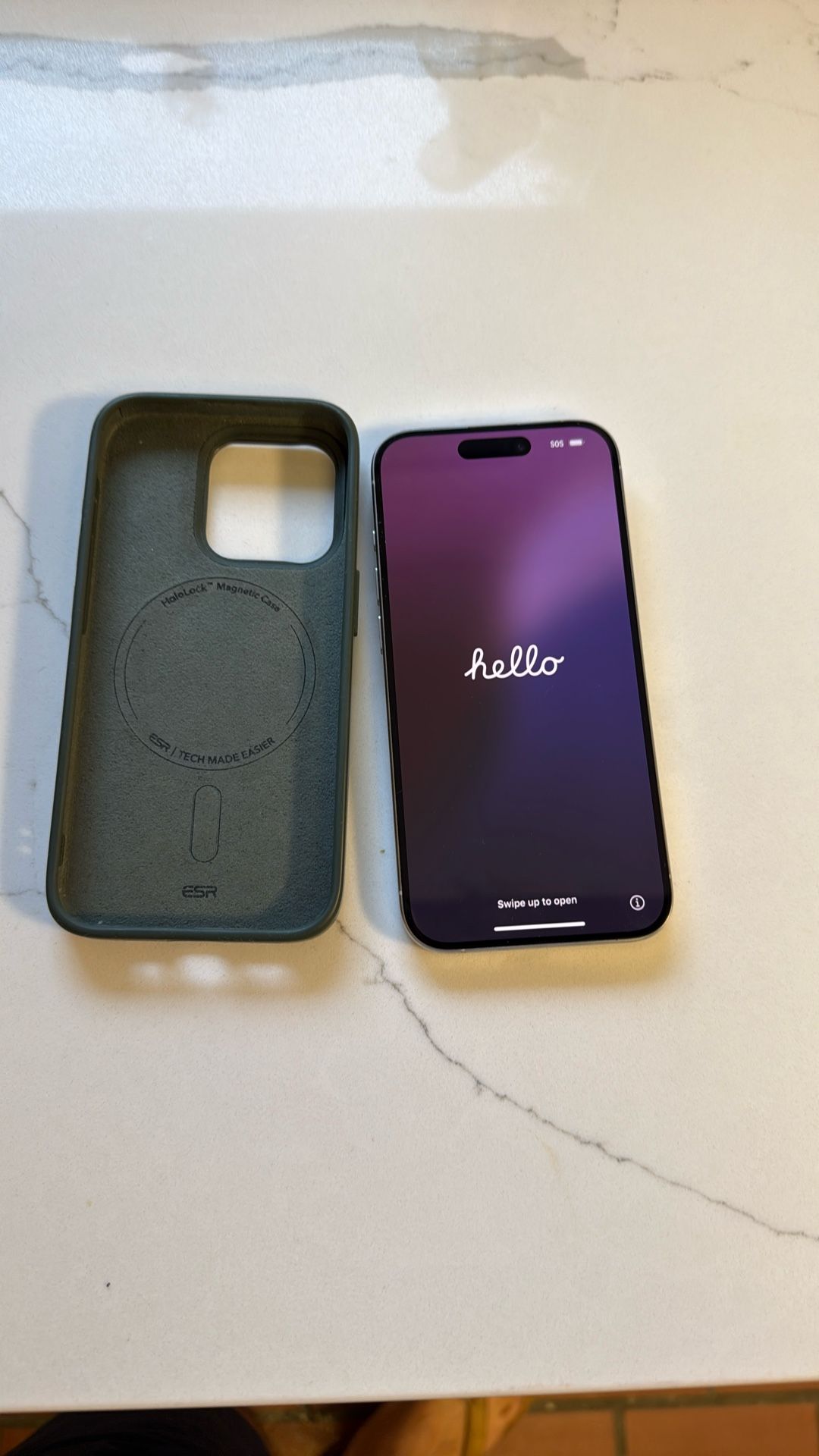 iPhone 15 Pro White Titanium - With FREE CASE