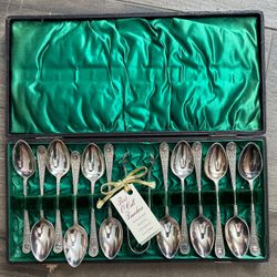 1870 English Antique Silver Plated 12 Spoon Coffee Set In Original Case